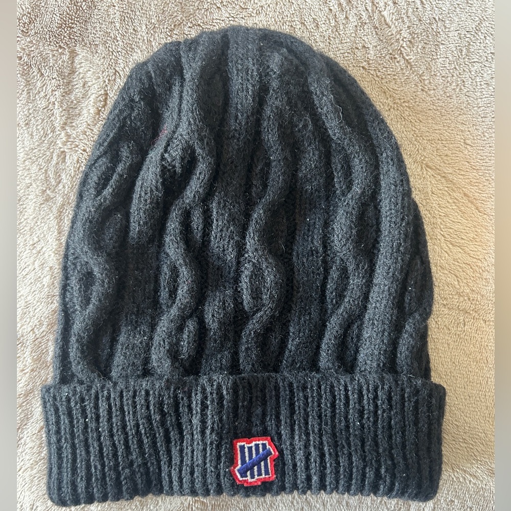 Black Undefeated Cable knit beanie